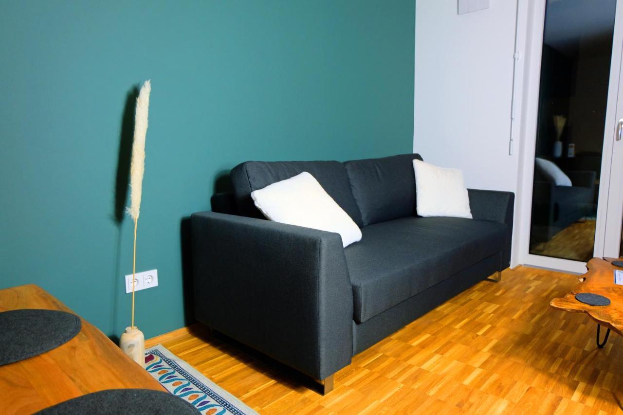 Design Apartment Nr 2 Mit Terrasse Und Parkplatz シュトラウビング エクステリア 写真