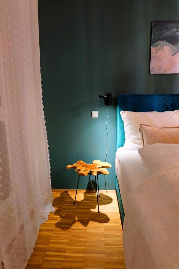 Design Apartment Nr 2 Mit Terrasse Und Parkplatz シュトラウビング エクステリア 写真