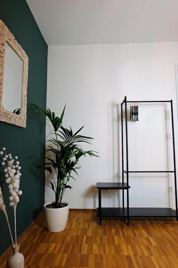 Design Apartment Nr 2 Mit Terrasse Und Parkplatz シュトラウビング エクステリア 写真