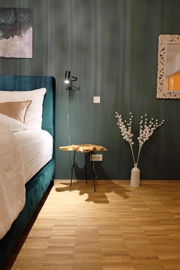 Design Apartment Nr 2 Mit Terrasse Und Parkplatz シュトラウビング エクステリア 写真